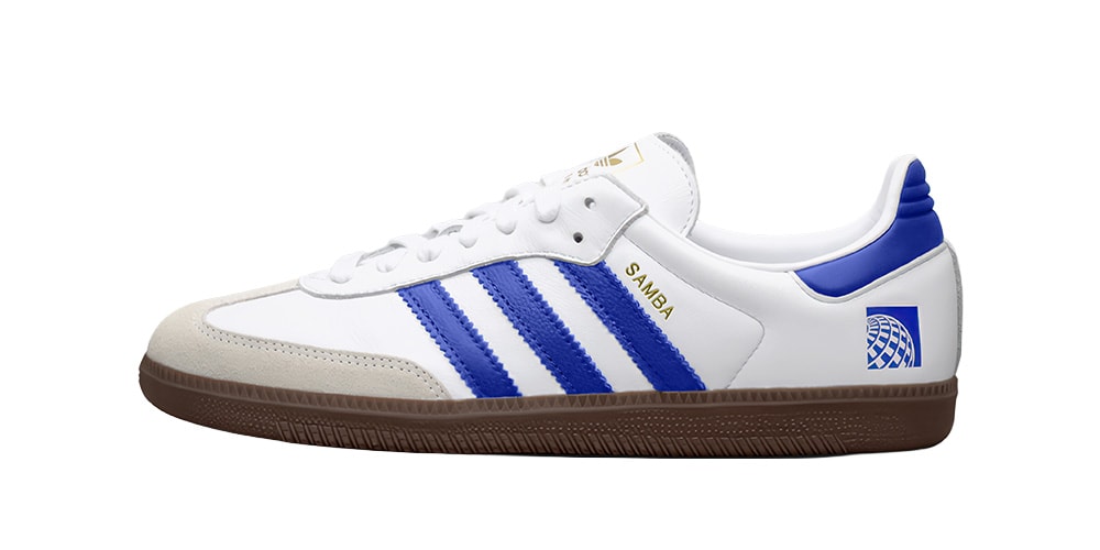 Chaussure Adidas blanche et bleue avec semelle marron