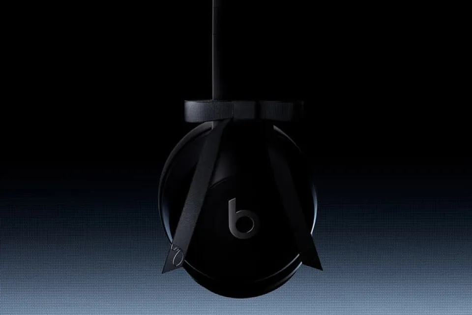 beats-et-jennie-le-retour-avec-les-solo-4-onyx-black-carousel-4.jpg