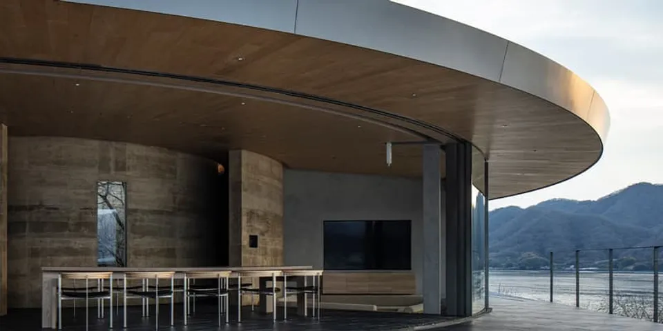 Bjarke Ingels apporte un futurisme audacieux au Japon avec NOT A HOTEL Setouchi