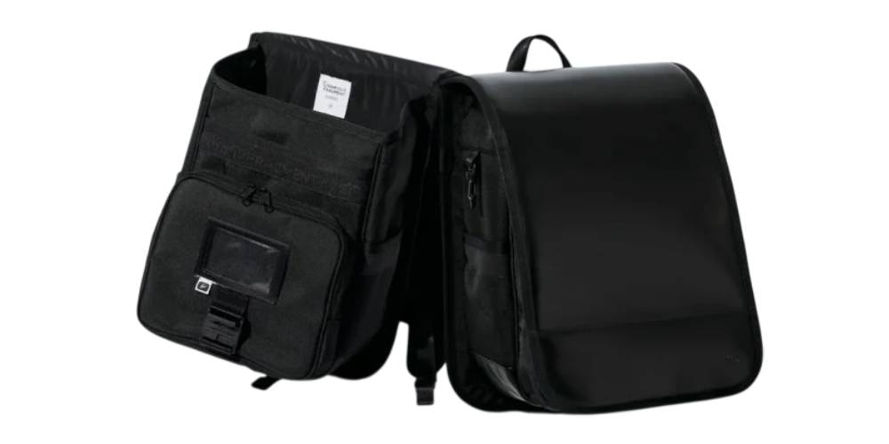 Sac à dos noir ouvert avec poche visible