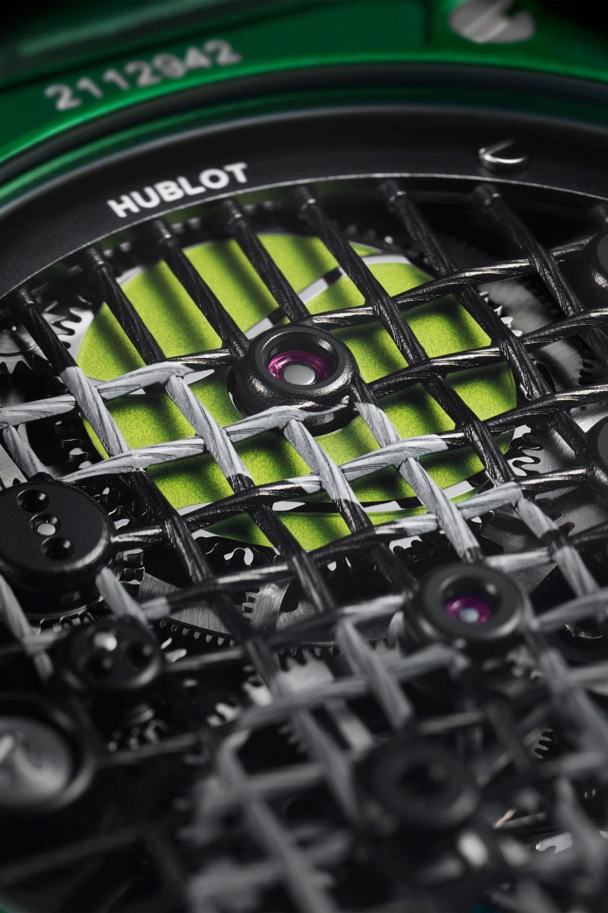 hublot-celebre-la-legende-de-djokovic-avec-une-trilogie-big-bang-tourbillon-carousel-7.jpg