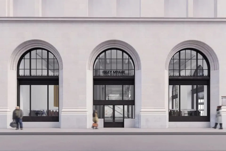 issey-miyake-une-nouvelle-adresse-phare-a-paris-carousel-3.jpg