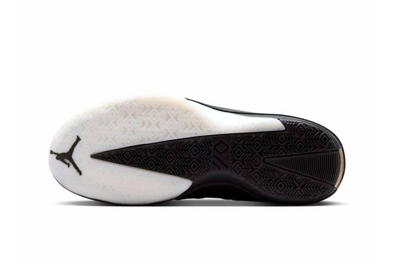 jordan-devoile-les-air-jordan-4028-noirdore-metallique-carousel-6.jpg