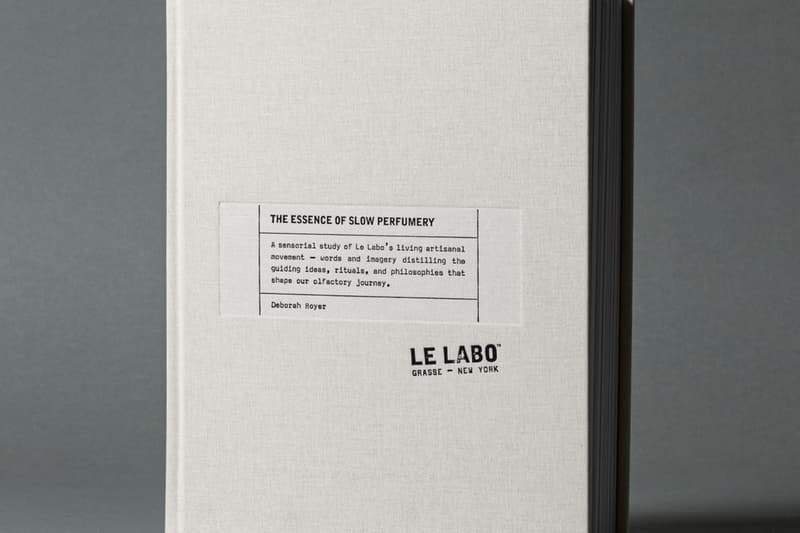 Couverture d'un livre blanc intitulé 'THE ESSENCE OF SLOW PERFUMERY'.
