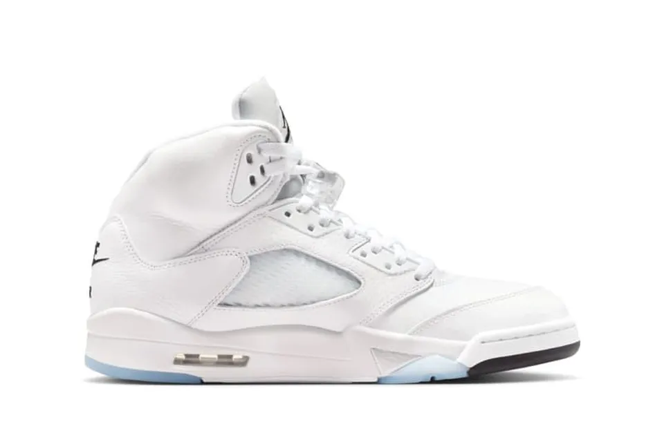 le-retour-annonce-de-la-air-jordan-5-white-metallic-avec-details-initiaux-carousel-2.jpg