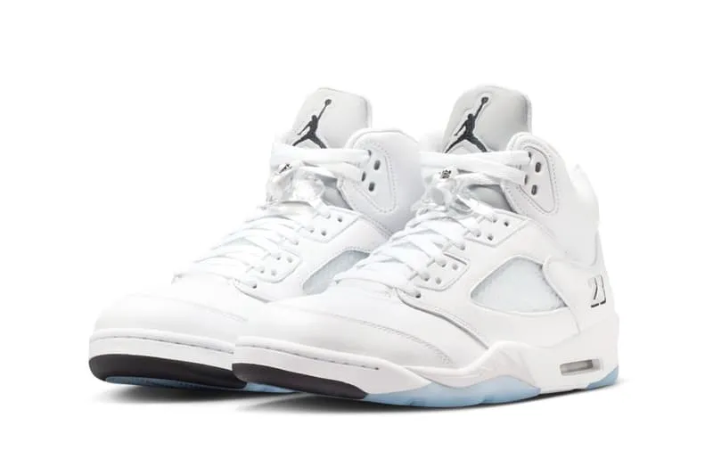 Chaussures blanches Jordan avec logo Jumpman.