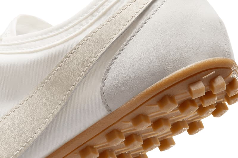 nike-devoile-la-moon-shoe-og-summit-white-carousel-8.jpg
