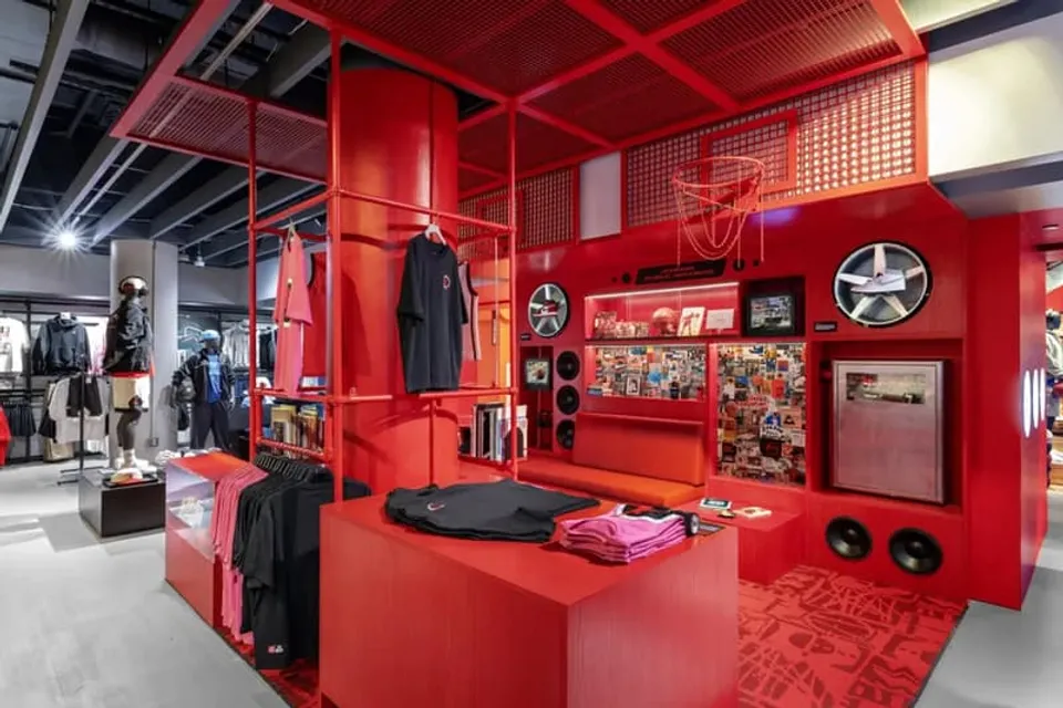 nike-et-jordan-un-pop-up-store-a-decouvrir-a-paris-carousel-4.jpg