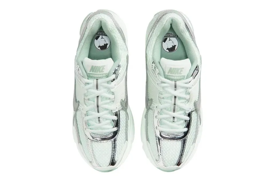 nike-presente-la-zoom-vomero-5-dans-une-version-barely-green-carousel-3.jpg