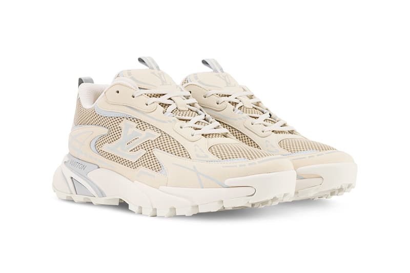 Baskets de couleur beige clair avec logo LV sur le côté