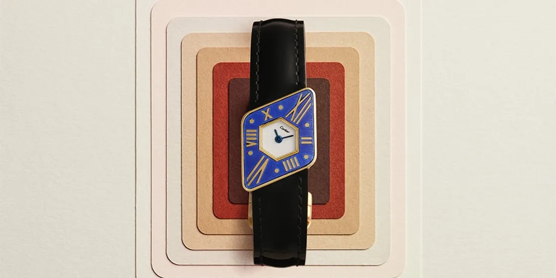 Montre déformée sur papier dégradé, design unique.