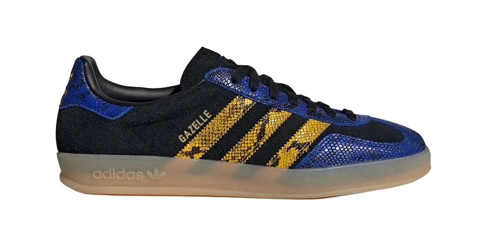Chaussure Adidas Gazelle noire, bleue et jaune avec semelle translucide.