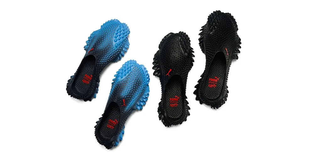 Quatre sandales aux semelles à picots en noir et bleu.