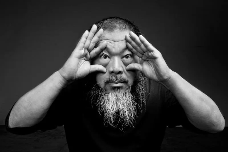 ai-weiwei-presente-sa-bmw-lego-a-paris/carousel-6.jpg