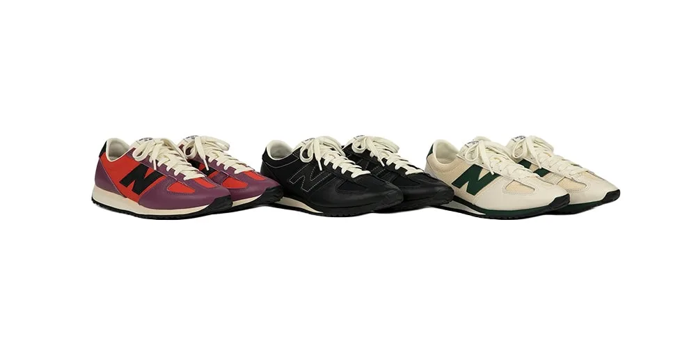 Trois paires de baskets colorées alignées sur un fond blanc.