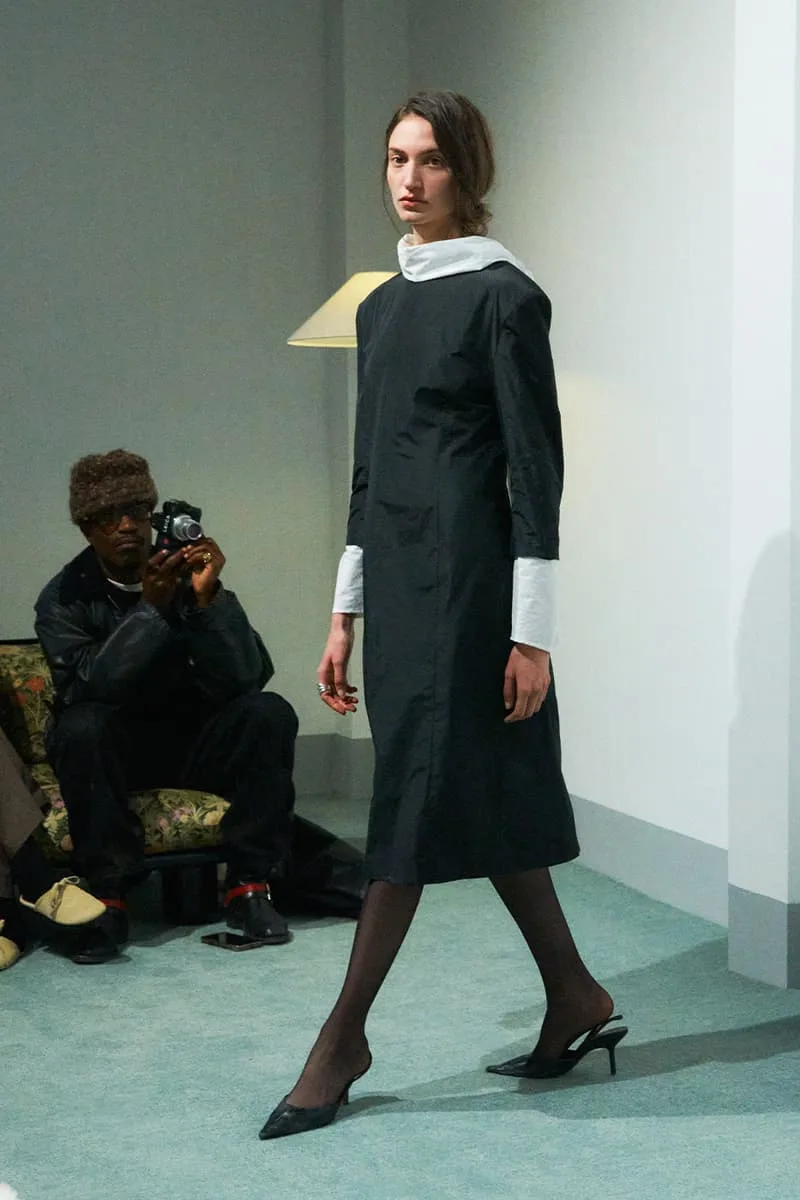 Défilé AMOMENTO automne/hiver 2026 à la Shanghai Fashion Week, marque de mode minimaliste de Séoul, Corée