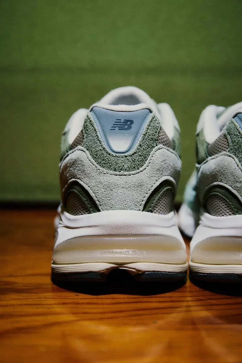 atmos-et-new-balance-reinventent-le-wasabi-en-sneakers/carousel-7.jpg