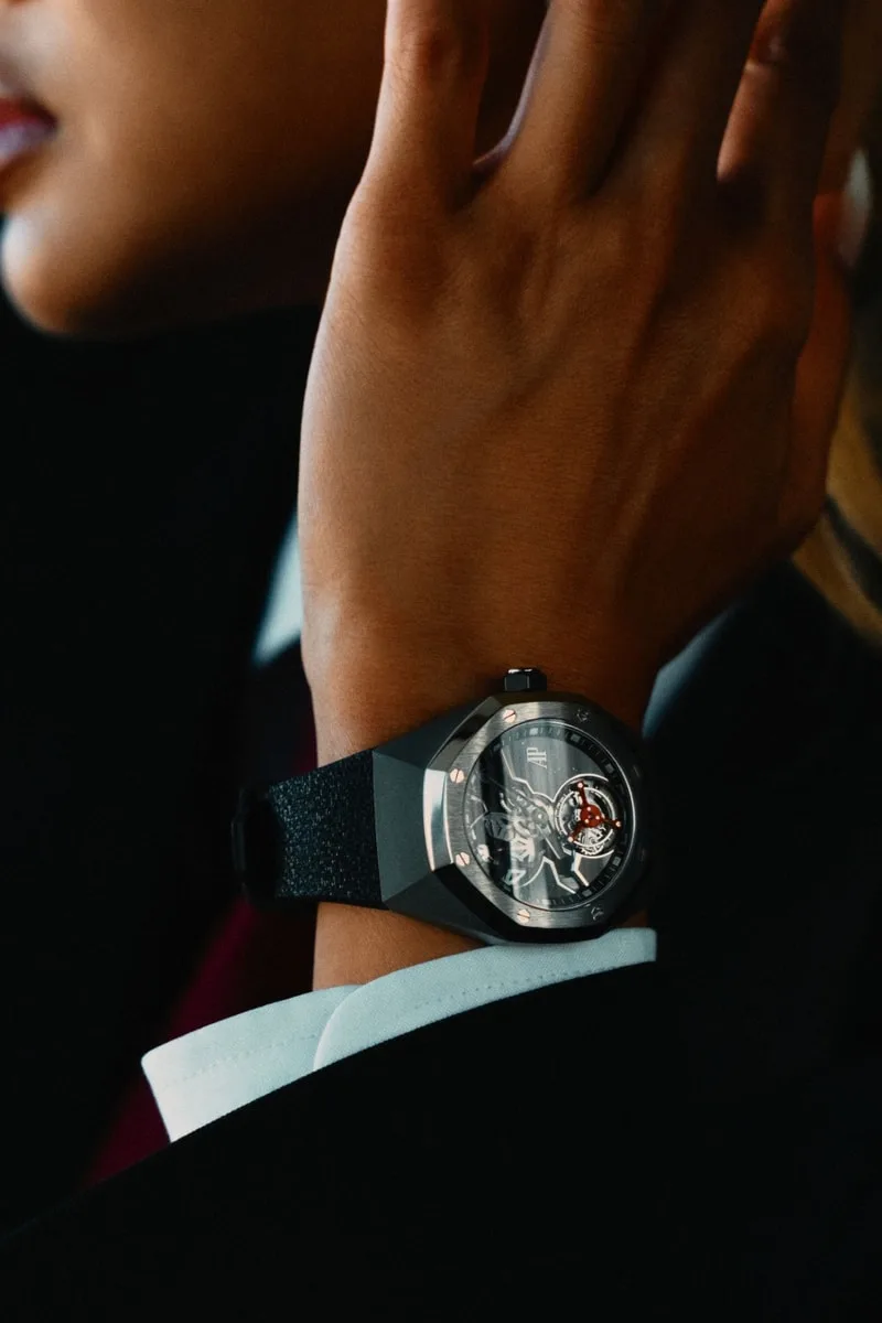 audemars-piguet-un-tourbillon-rouge-inedit-avec-ambush/carousel-1.jpg