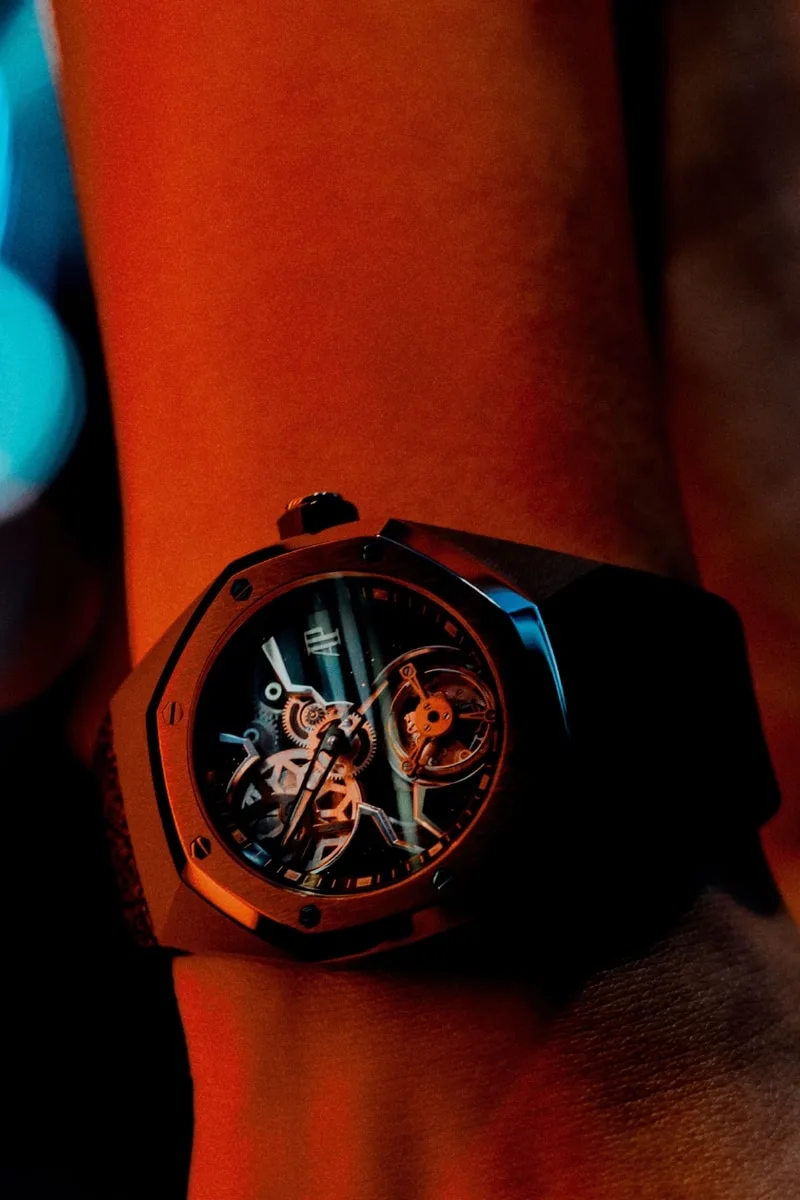 audemars-piguet-un-tourbillon-rouge-inedit-avec-ambush/carousel-6.jpg