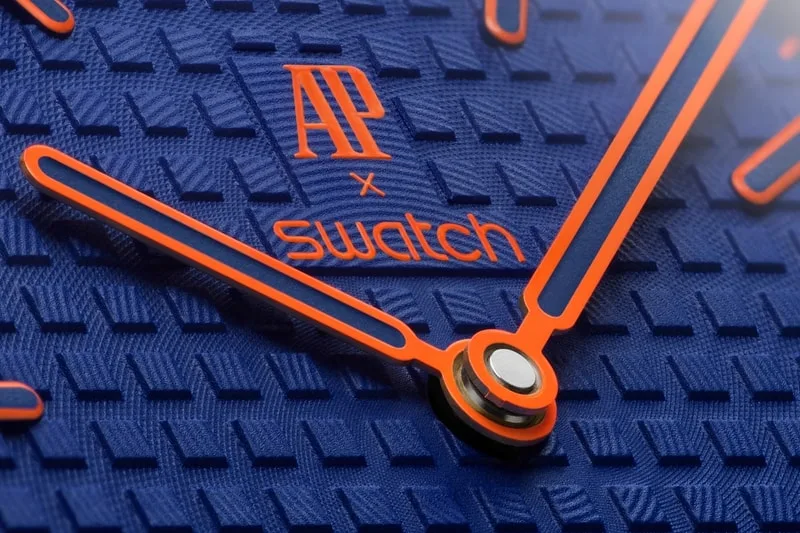 audemars-piguet-x-swatch-la-montre-de-poche-royal-pop/carousel-9.jpg