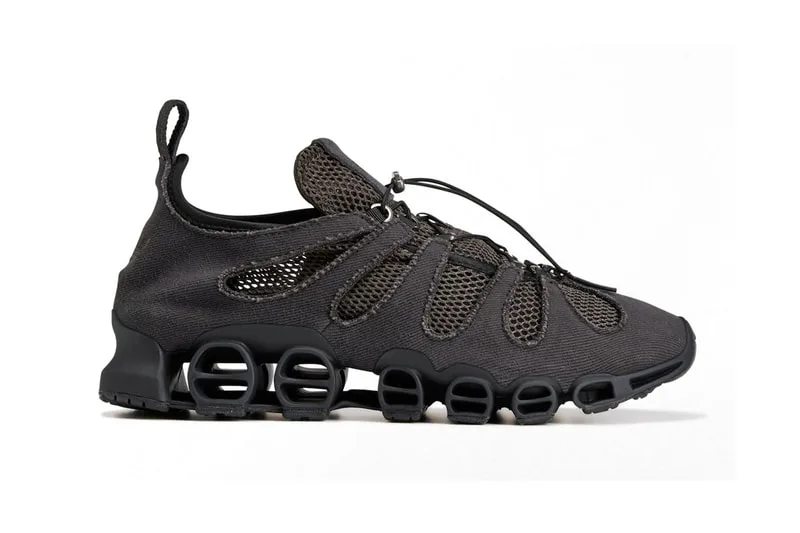avavav-x-adidas-megaride-une-esthetique-destructuree/carousel-1.jpg