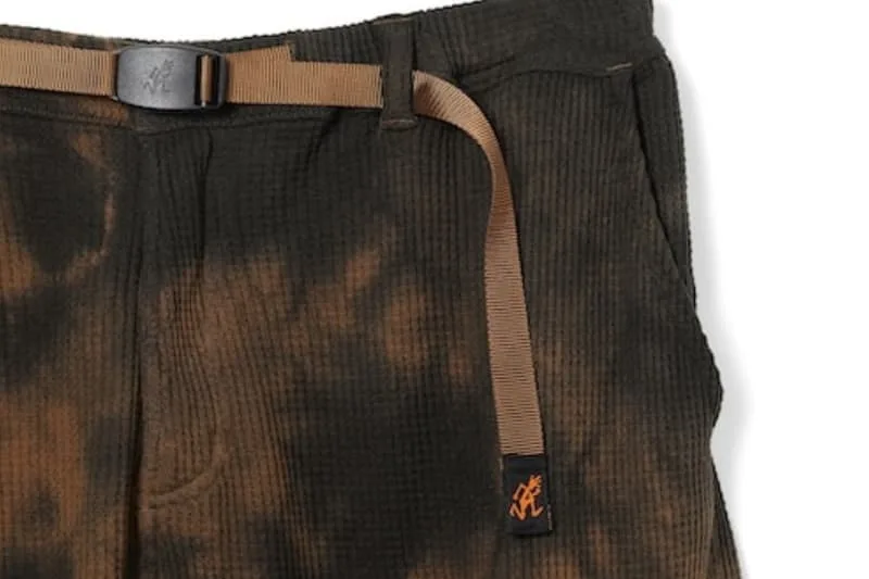 beams-et-gramicci-revisitent-le-short-cargo-technique-avec-du-tissu-gaufre/carousel-5.jpg