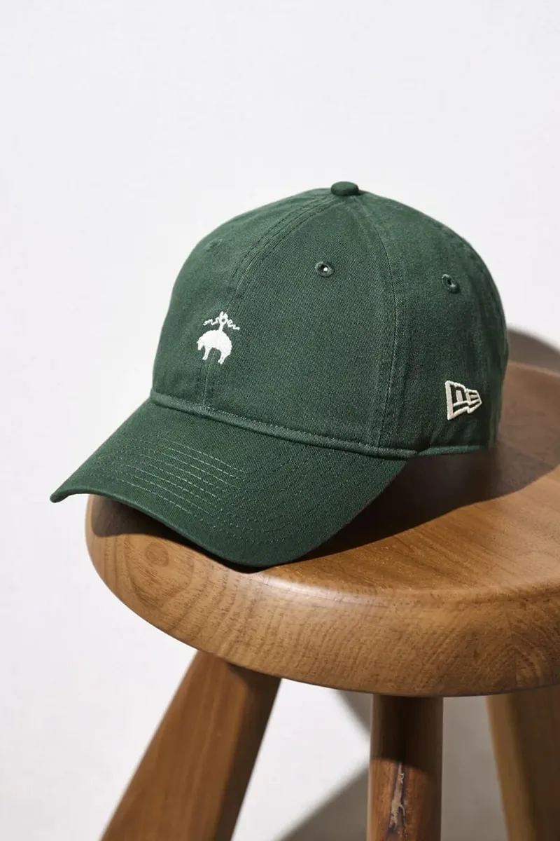 brooks-brothers-x-new-era-la-casquette-9forty-revisitee/carousel-3.jpg