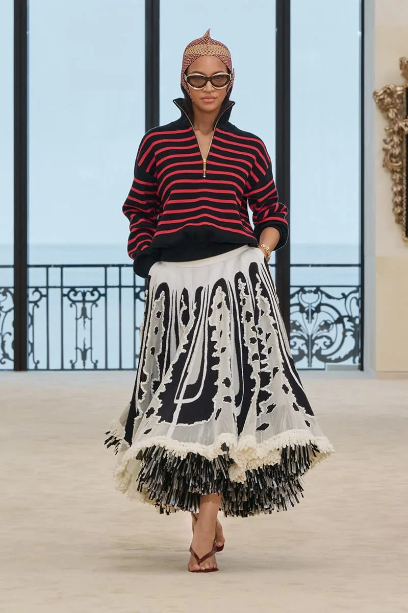 chanel-retrouve-ses-racines-a-biarritz-avec-matthieu-blazy/carousel-14.jpg