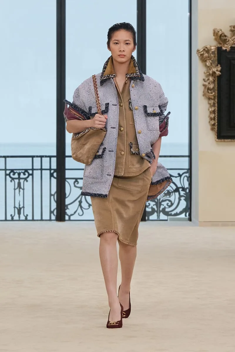 chanel-retrouve-ses-racines-a-biarritz-avec-matthieu-blazy/carousel-8.jpg