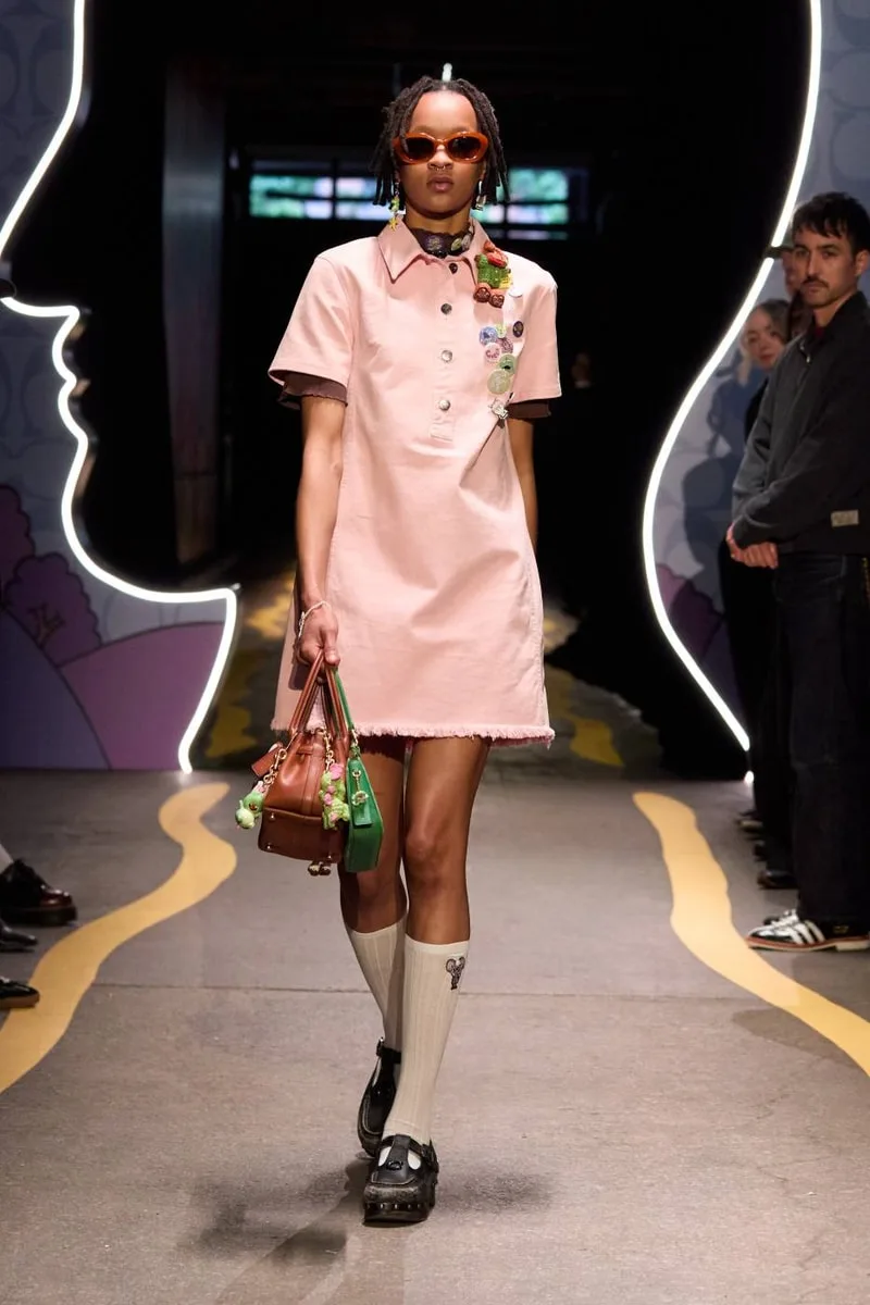 coach-x-brain-dead-capsule-audacieuse-et-ludique/carousel-1.jpg
