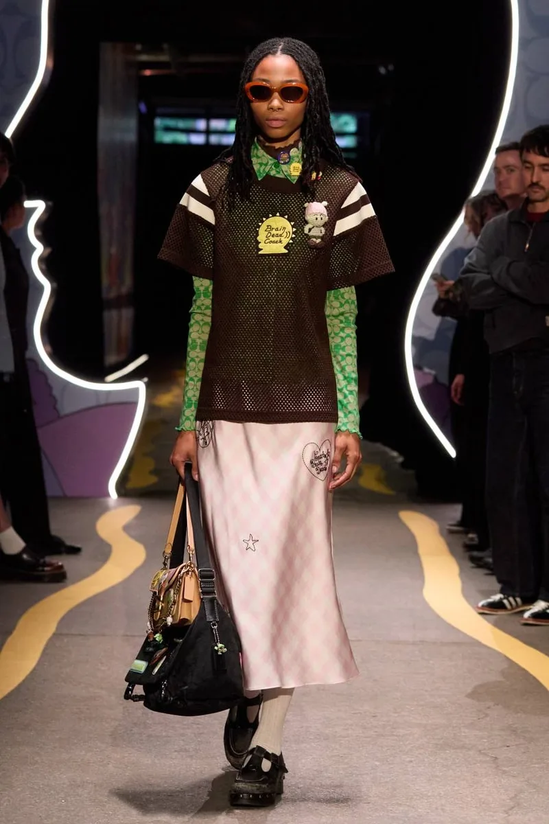 coach-x-brain-dead-capsule-audacieuse-et-ludique/carousel-12.jpg