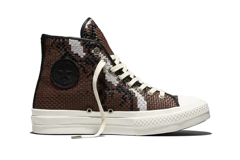 Basket montante motif serpent brun et blanc.