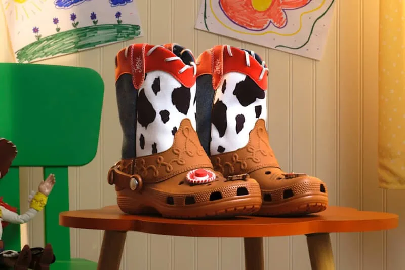 crocs-revisite-toy-story-avec-disney-et-pixar/carousel-1.jpg