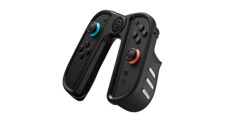 Manettes de jeu noires avec boutons colorés et poignée.