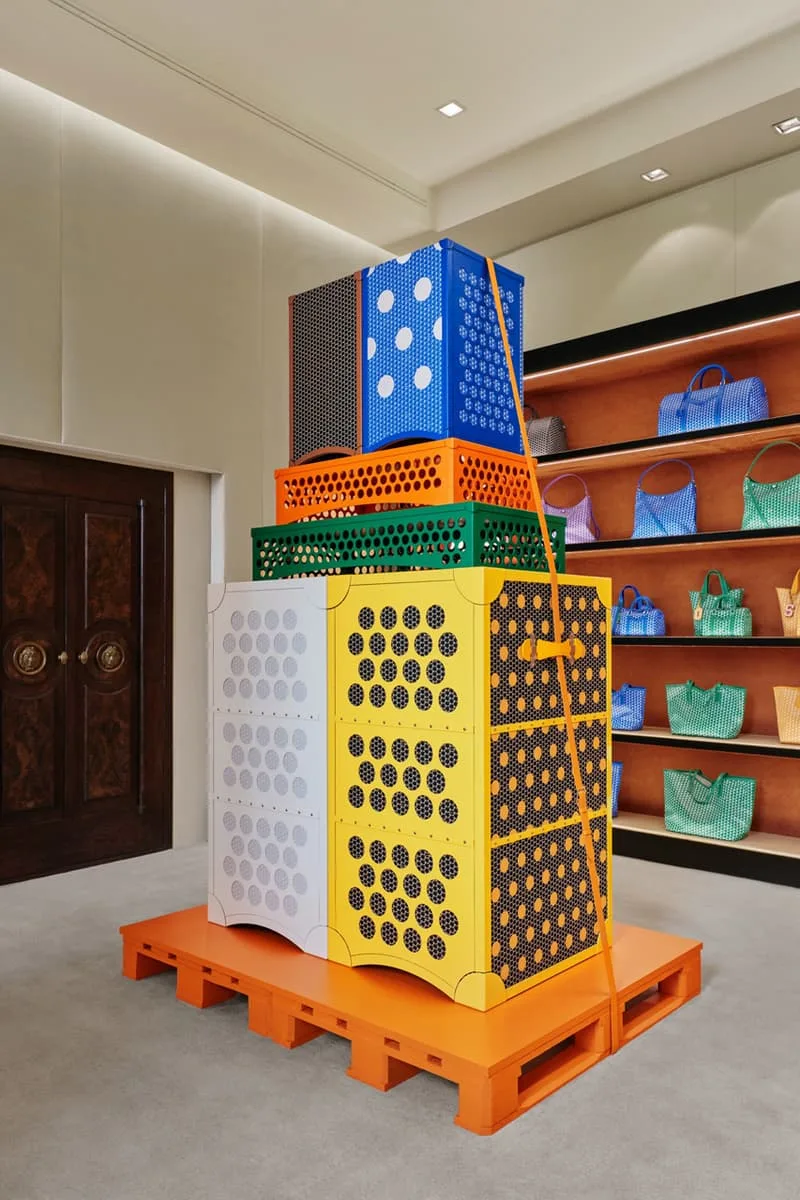 des-malles-moynat-cachent-un-systeme-son-imposant/carousel-2.jpg