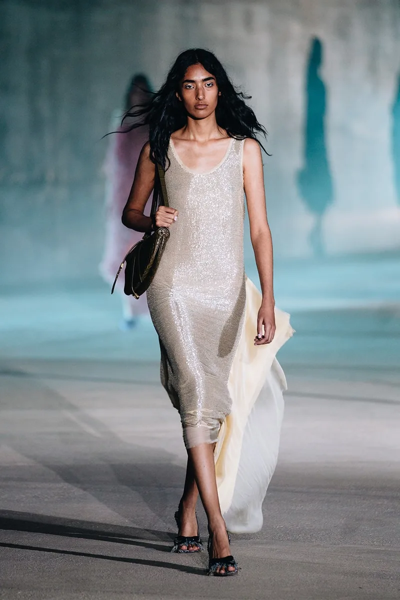 dior-cruise-2027-audace-hollywoodienne-a-lacma/carousel-13.jpg