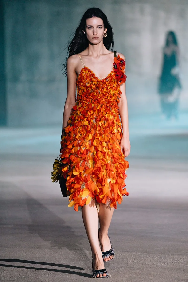 dior-cruise-2027-audace-hollywoodienne-a-lacma/carousel-8.jpg