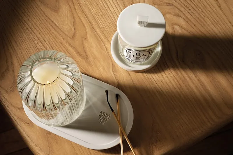 diptyque-reinvente-sa-bougie-iconique-avec-un-design-durable/carousel-3.jpg