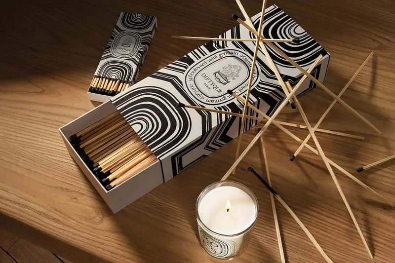 diptyque-reinvente-sa-bougie-iconique-avec-un-design-durable/carousel-5.jpg