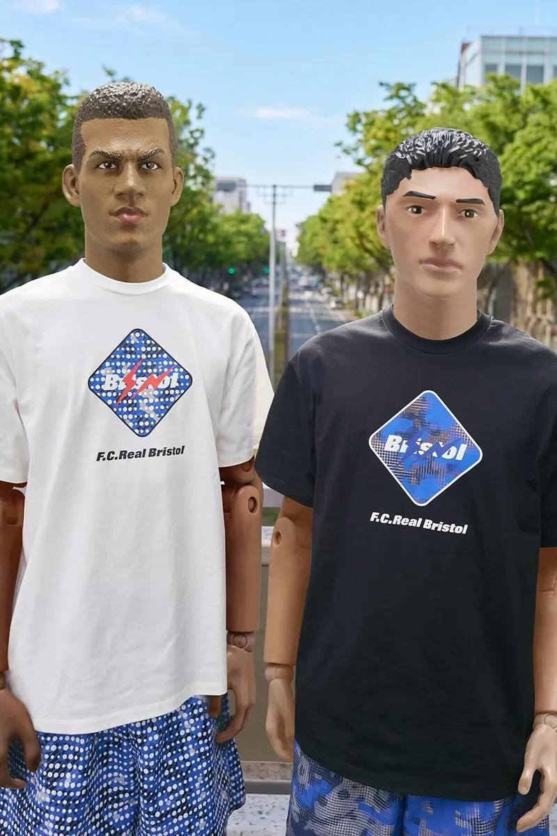 Deux mannequins portent des t-shirts F.C. Real Bristol.