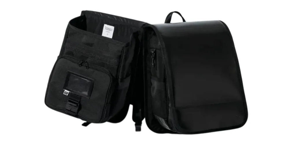 Sac à dos noir ouvert avec poche visible
