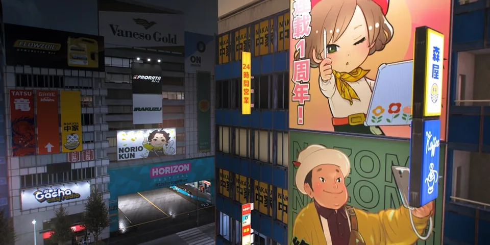 Scène animée de rue avec panneaux publicitaires colorés la nuit.