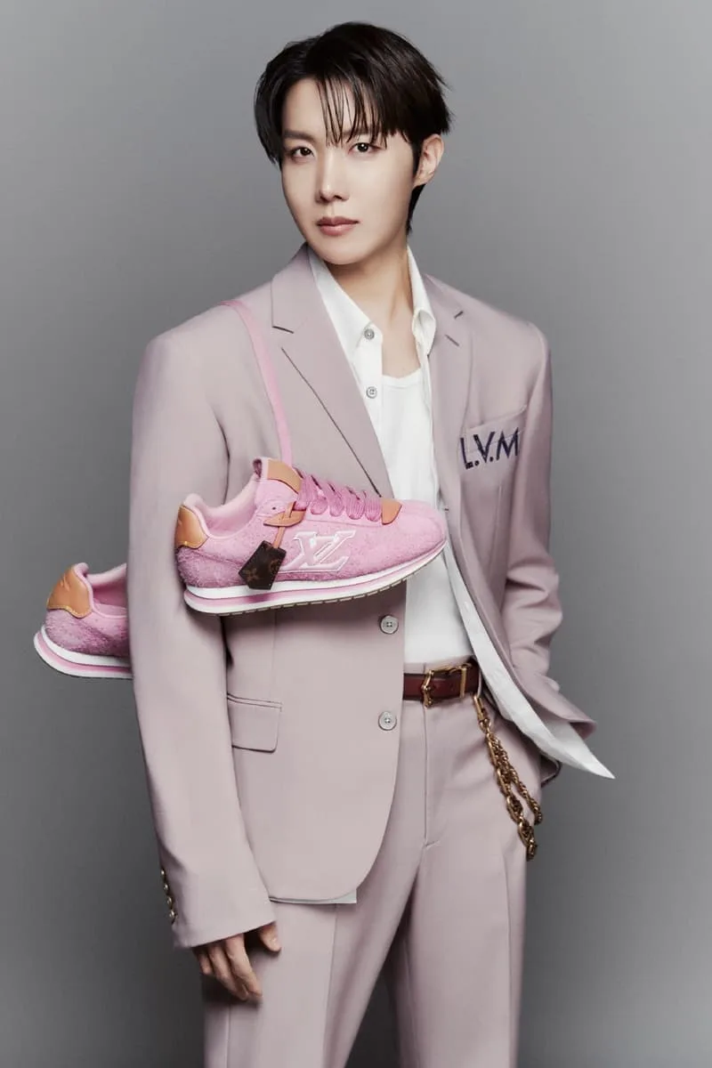 j-hope-x-louis-vuitton-les-buttersoft-enfin-lancees/carousel-1.jpg