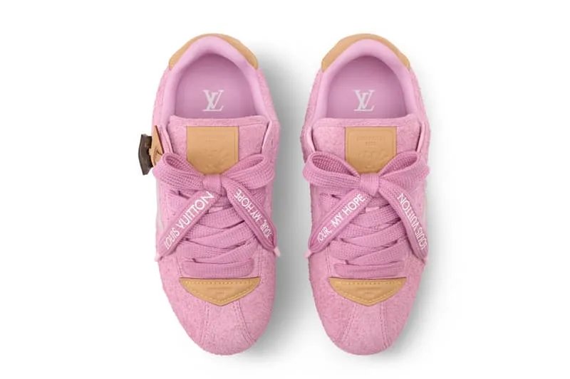 j-hope-x-louis-vuitton-les-buttersoft-enfin-lancees/carousel-9.jpg