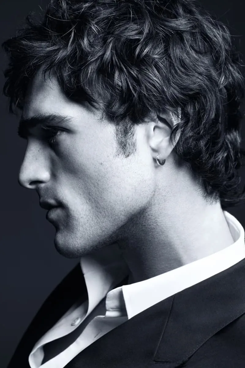jacob-elordi-nouvelle-egerie-de-bleu-de-chanel/carousel-1.jpg