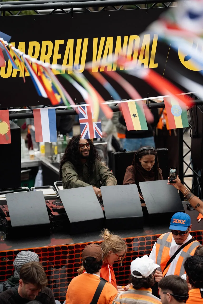 jd-et-jarreau-vandal-kings-day-en-musique-a-amsterdam/carousel-5.jpg