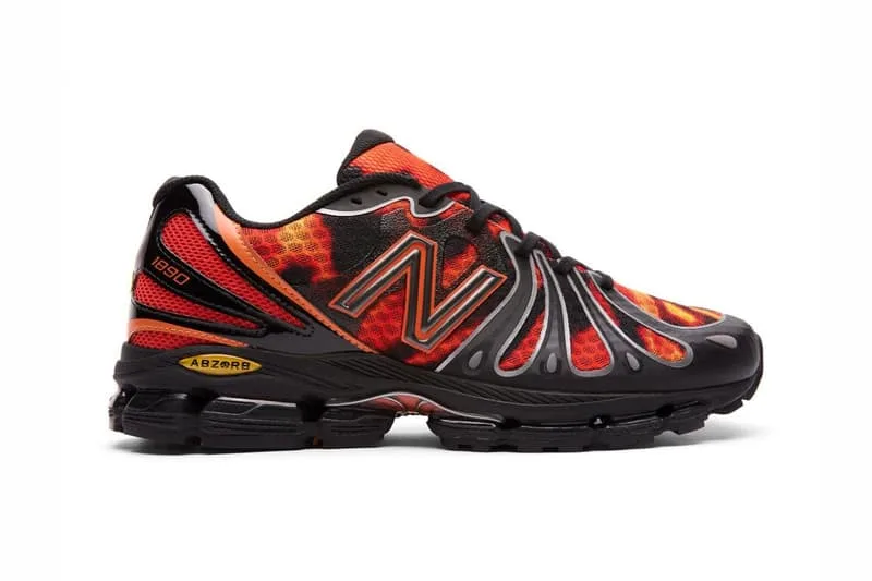 Chaussure de sport noir et rouge avec design flamme et logo 'N'.
