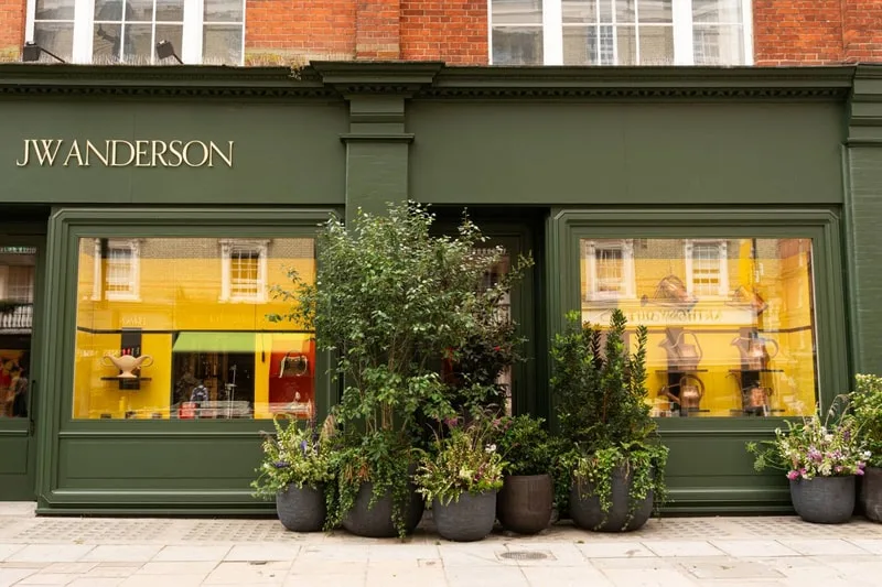 jw-anderson-pimlico-se-metamorphose-pour-chelsea/carousel-1.jpg