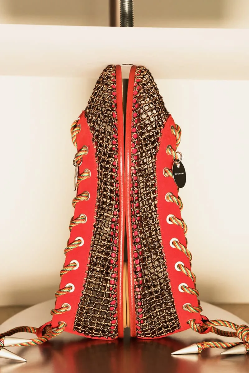 kiko-kostadinov-ss26-nostalgie-et-modernite-a-tokyo/carousel-5.jpg