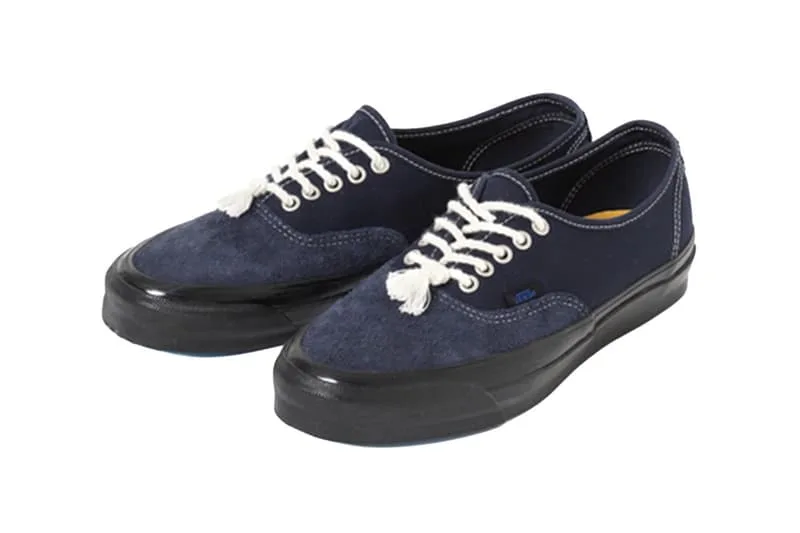 la-collab-journal-standard-x-vans-devoile-une-basket-pour-les-mers/carousel-5.jpg